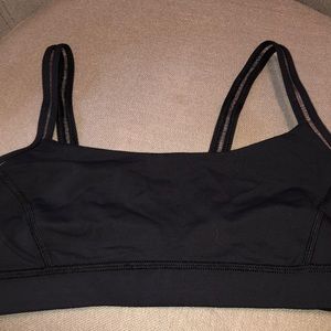 Black lululemon sports bra